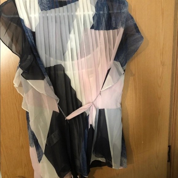 Banana republic blouse - Picture 2 of 4